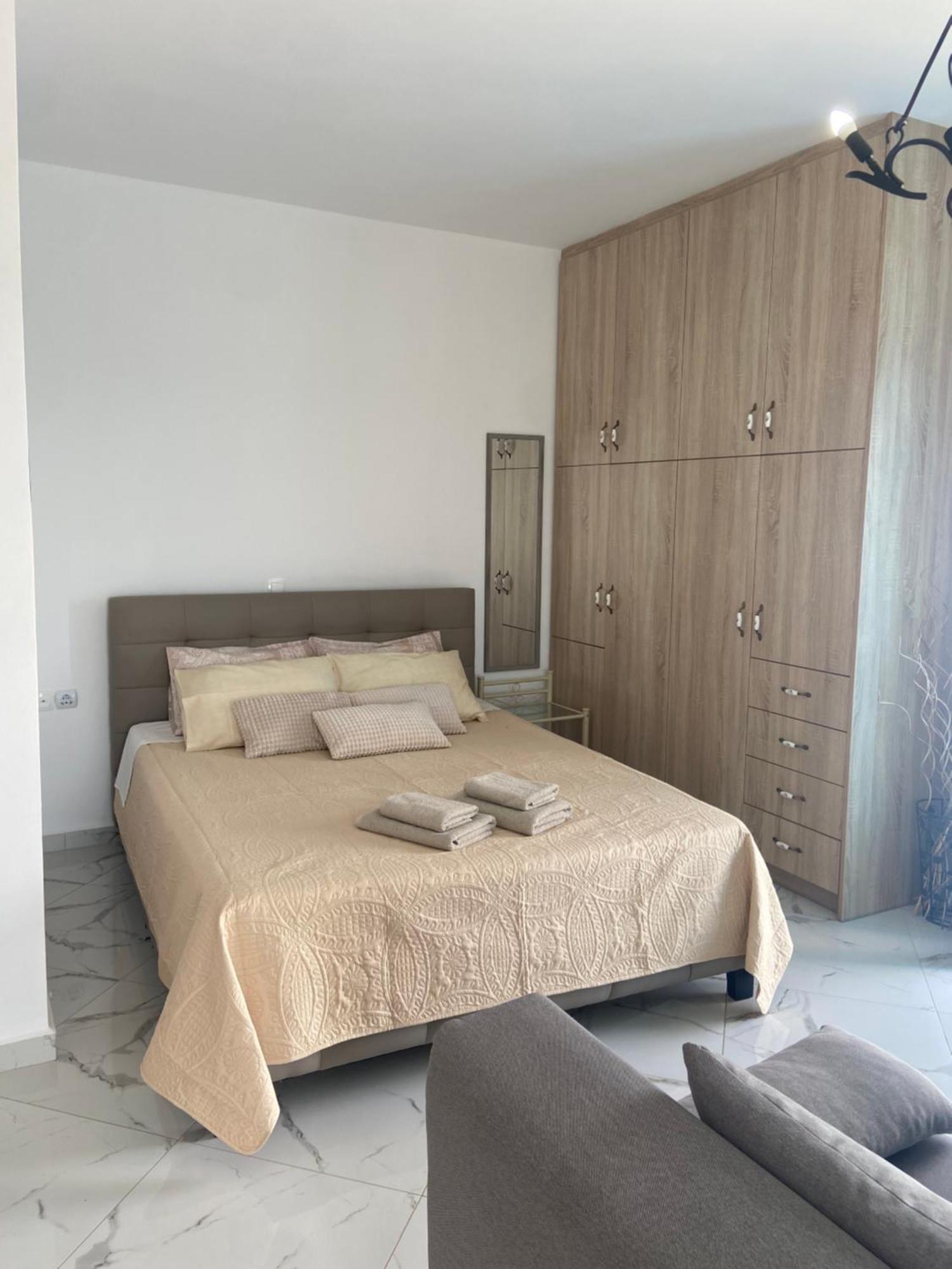Apartmán Yulie'S Orama Areopoli Exteriér fotografie