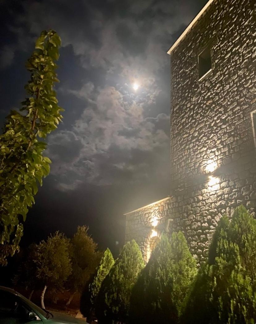 Apartmán Yulie'S Orama Areopoli Exteriér fotografie
