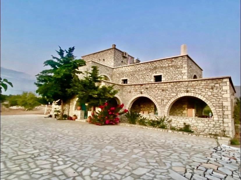 Apartmán Yulie'S Orama Areopoli Exteriér fotografie